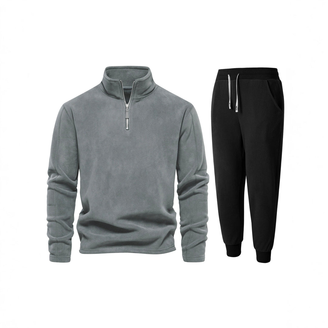 Men's fleece top with short zipper and comfortable jogger pants Lune London