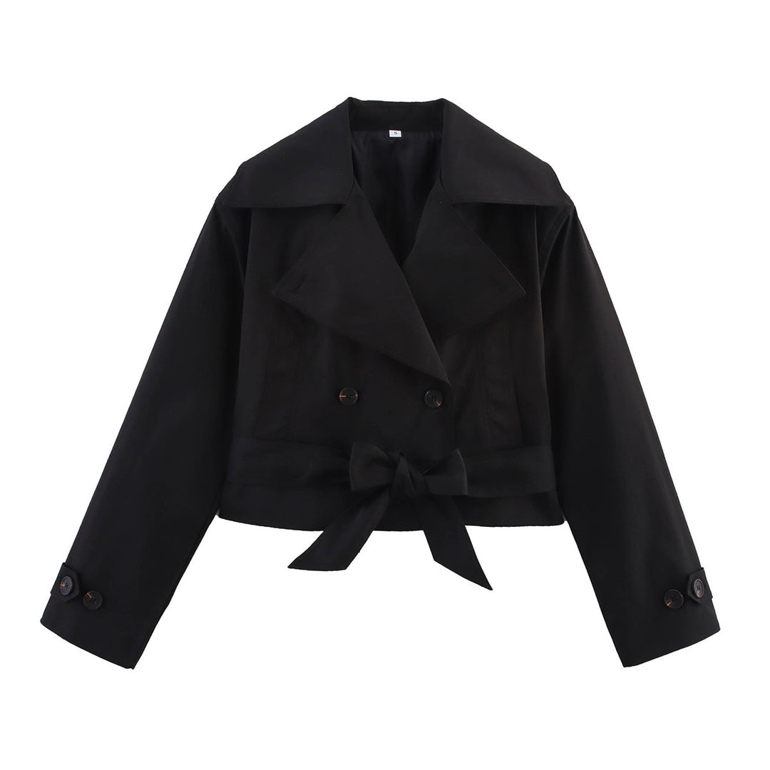 Short trench coat for women with an elegant waist and practical pockets Lune London