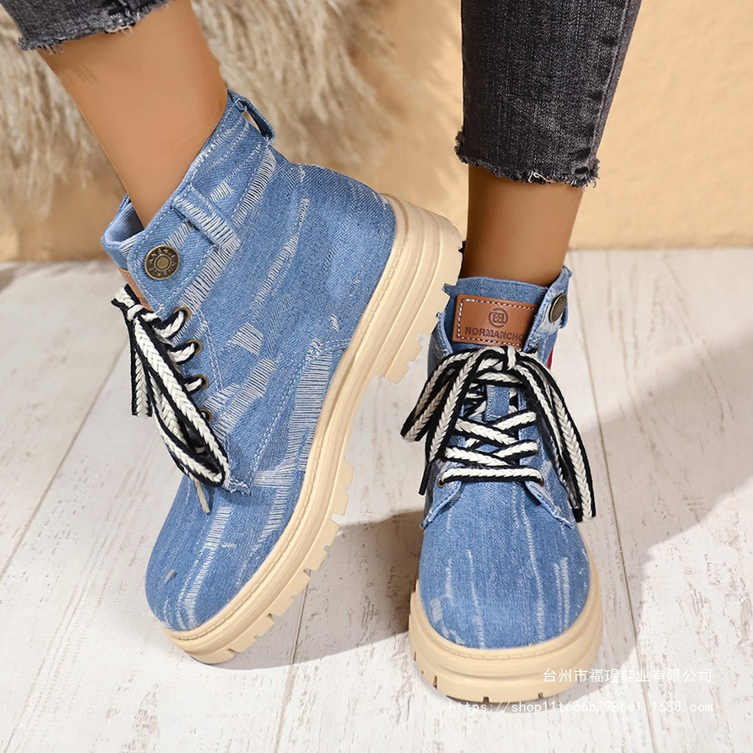 Laced women's boots with floral embroidery and non-slip sole Lune London
