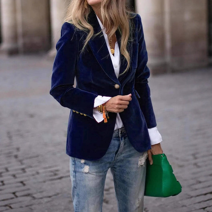 Blazer élégant en velours pour dames avec coupe cintrée et boutons dorés