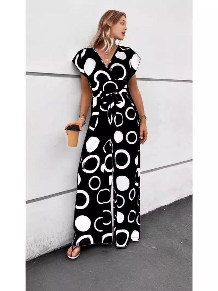 Trendy wide-leg trousers for women with a tie belt and graphic pattern Lune London