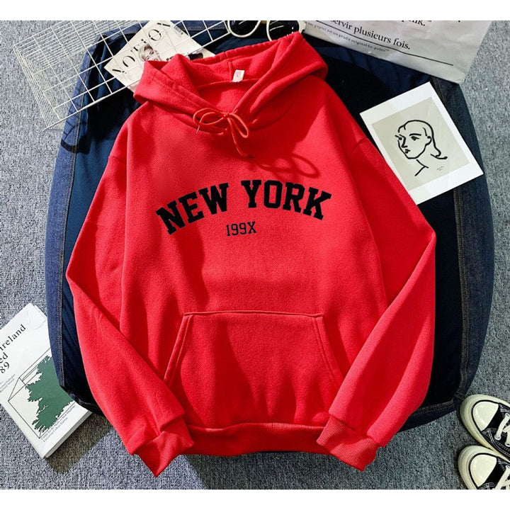 Women's hoodie with sporty New York print Chic & Stil