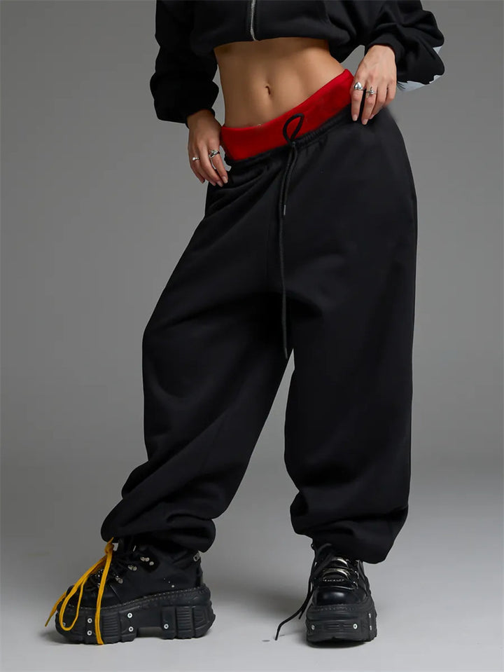 Casual pants for women with a loose fit and elastic waistband Lune London