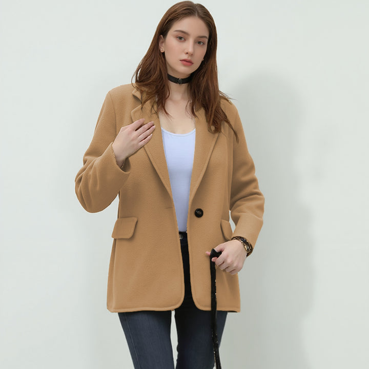 Elegant soft jacket for women with a fitted cut Lune London