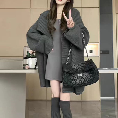 Ladies oversized cardigan with voluminous sleeves and a textured surface Lune London