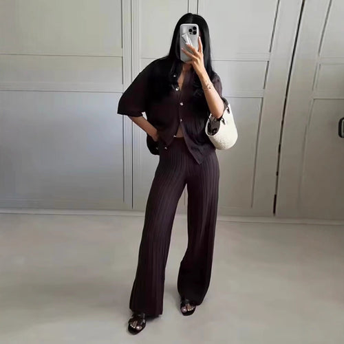 Wide knit palazzo pants for women with an elastic waistband and elegant structure Lune London