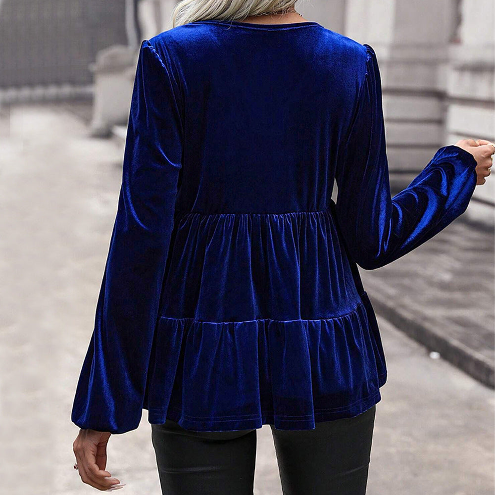Top en velours pour femmes avec décolleté en V profond et détails volants Chic & Stil