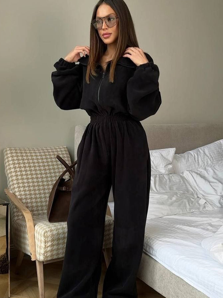 Women’s stylish fleece tracksuit with half zipper and elastic waistband Chic & Stil