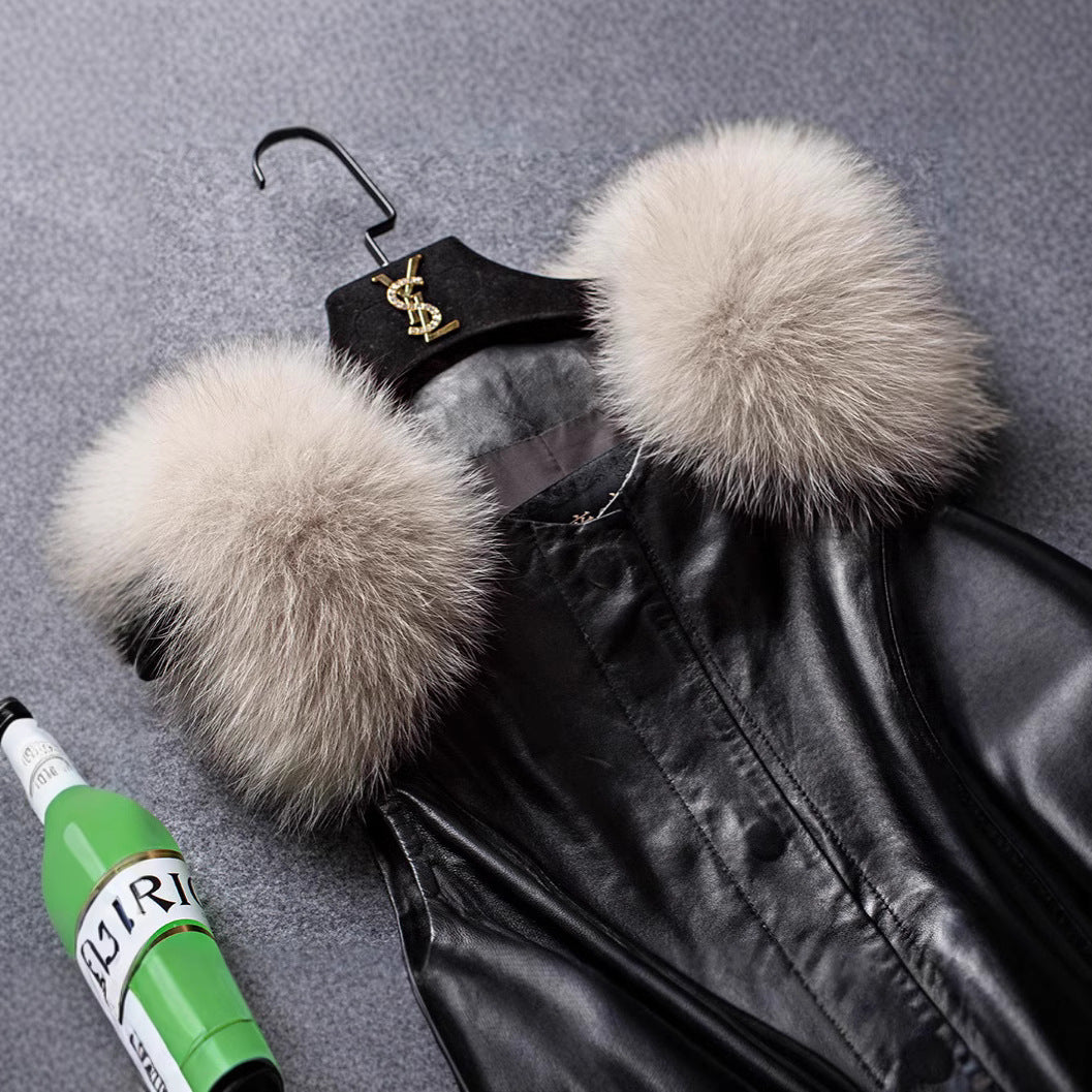 Ladies Elegant faux leather coat with faux fur accents and belt Lune London