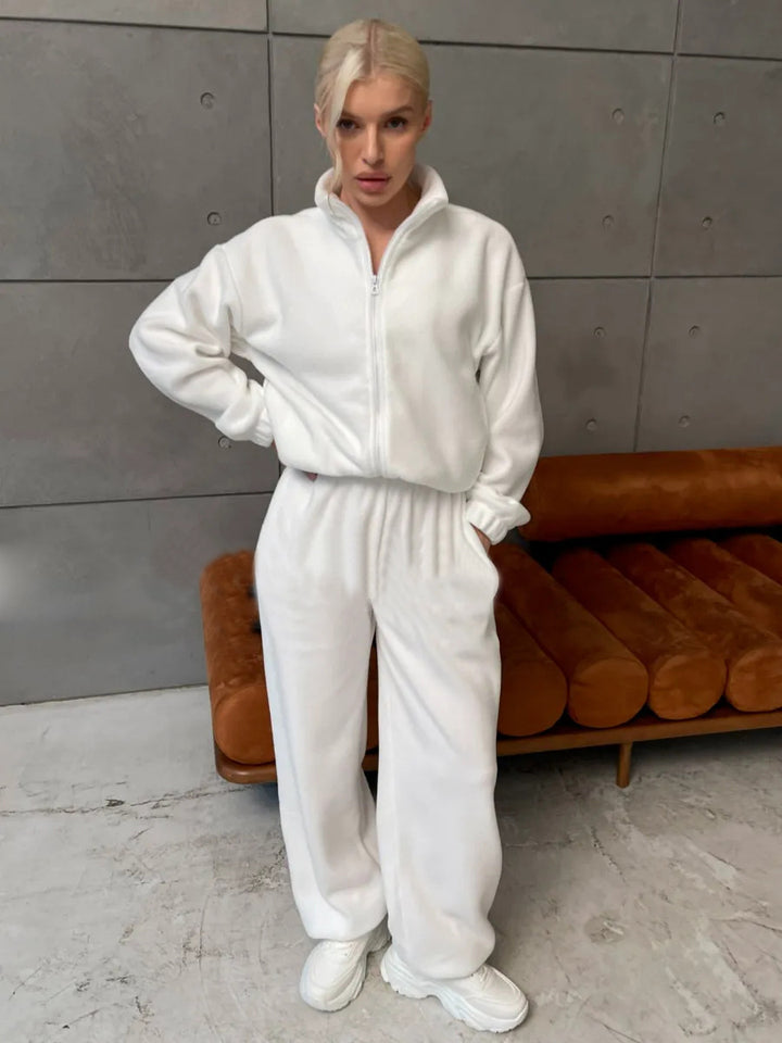Sporty fleece jogging set for ladies with high collar and zip Lune London