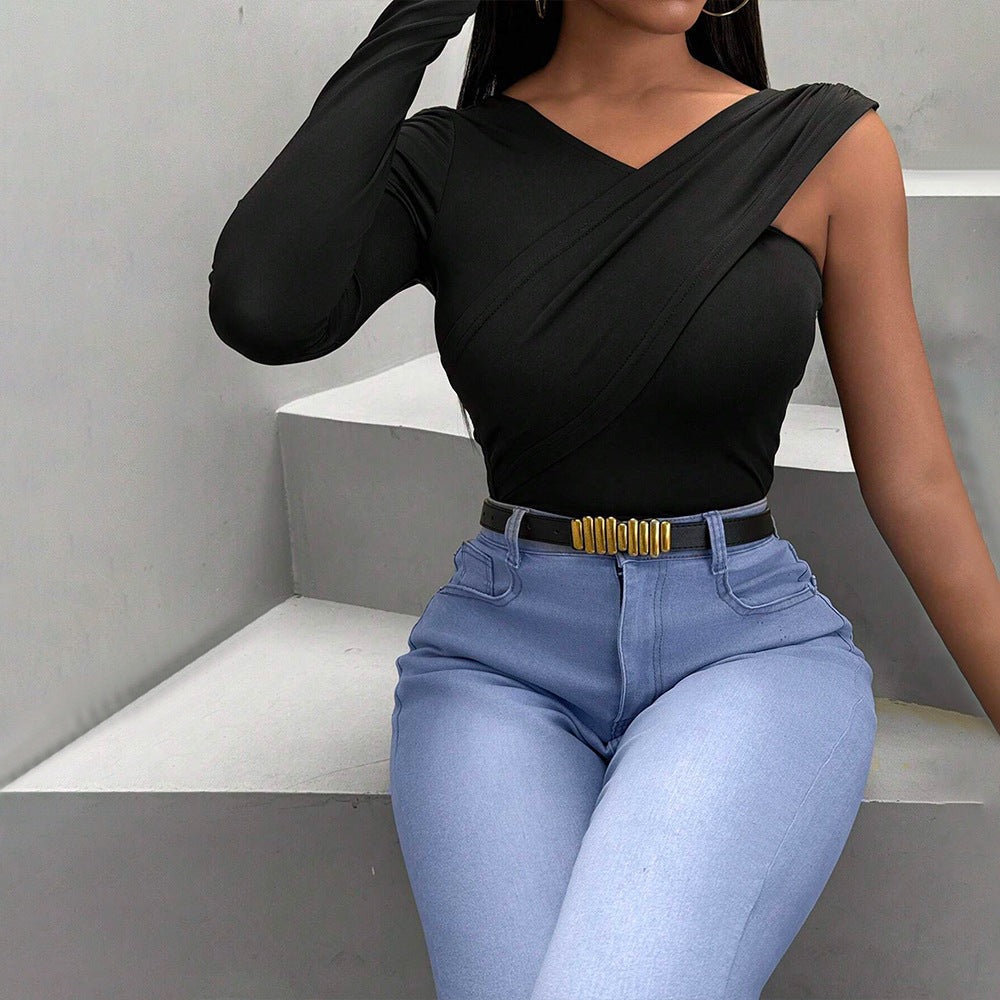 Body à manches longues pour femmes avec coupe asymétrique et design élégant en torsion Chic & Stil