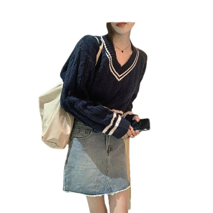 Lune London Women's V-neck Knit Sweater with Textured Pattern