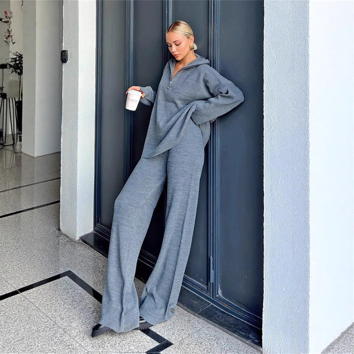 Comfortable loungewear set for ladies with oversized hoodie and wide pants Lune London