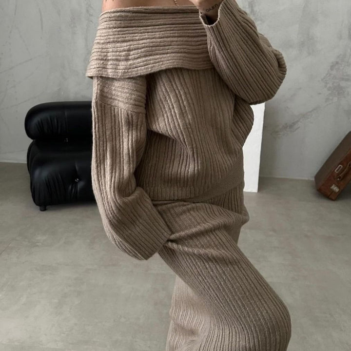Knitted outfit for women with oversized collar and fitted cut Lune London