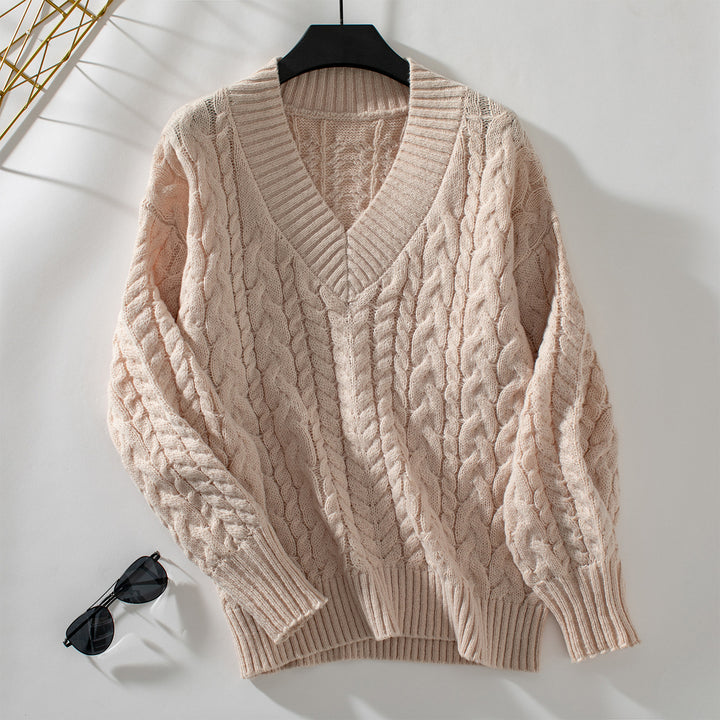 Chunky knit sweater for women with V-neck and cable pattern Lune London
