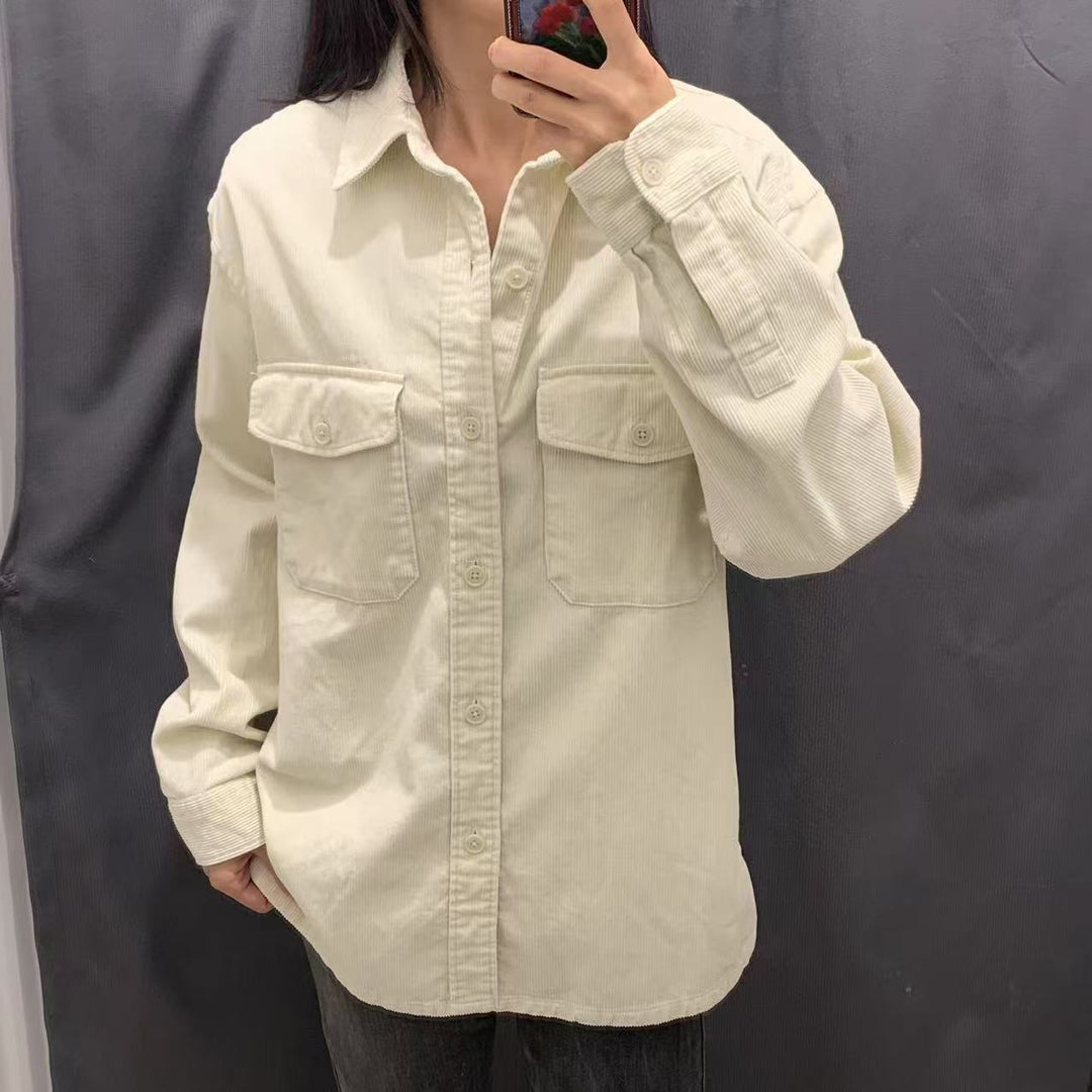 Veste en corduroy décontractée pour femmes avec poches poitrine pratiques Chic & Stil