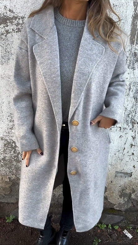 Veste de transition pour femme avec une coupe ample et de élégants détails de boutons Chic & Stil