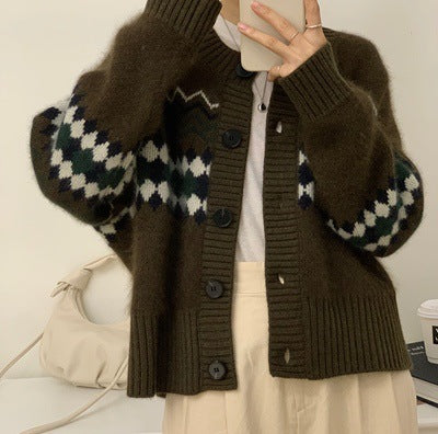 Cardigan féminin à la mode avec motif jacquard saisissant Chic & Stil