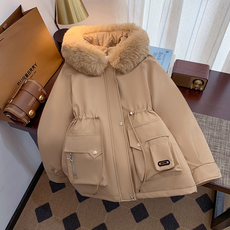 Lady winter coat with removable faux fur collar and practical pockets Lune London