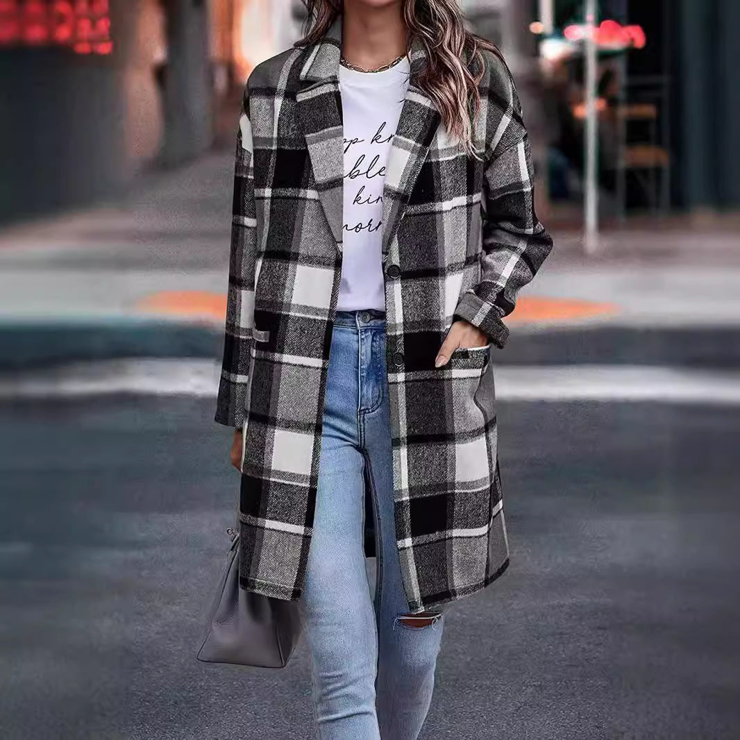 Oversized checkered blazer for women with a chic casual business look Lune London