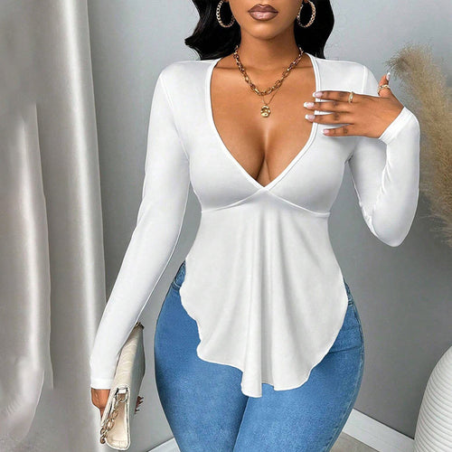 Elegant long-sleeved blouse for women with a seductive V-neck and trendy cut Chic & Stil