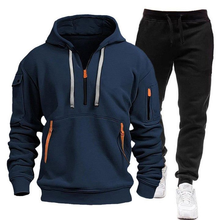 Women's functional hooded sweatshirt with practical zip pockets Chic & Stil