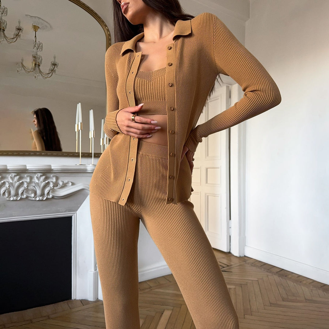 Women’s knitted loungewear set with elegant button detail and fitted cut Lune London
