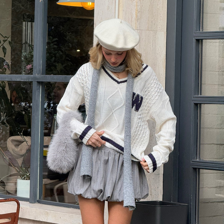 Women's sweater with structure and V-neck Lune London