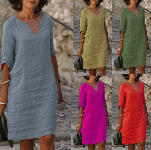 Linen dress for women with a relaxed fit and elegant V-neck Lune London