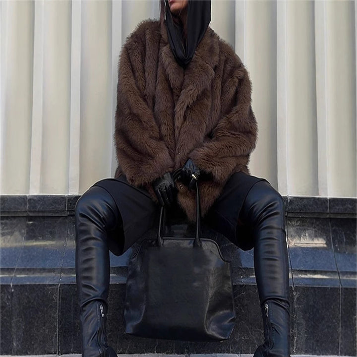 Oversized women's faux fur jacket with a relaxed fit Lune London