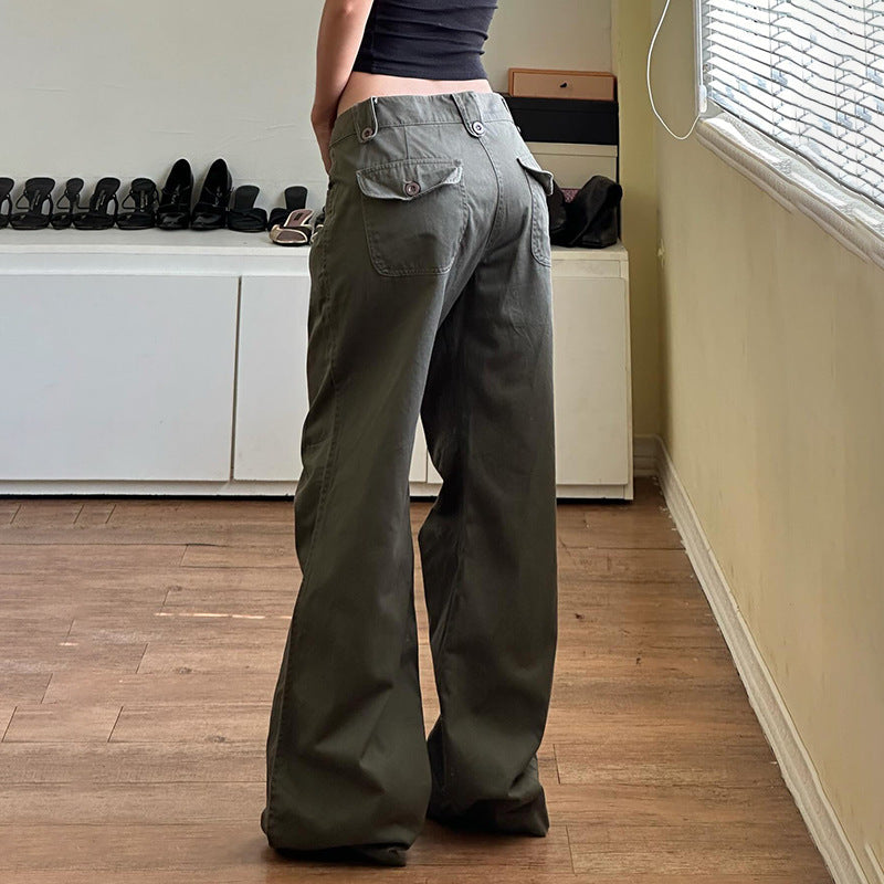Loose cargo pants for women with practical pockets and tailored fit Lune London