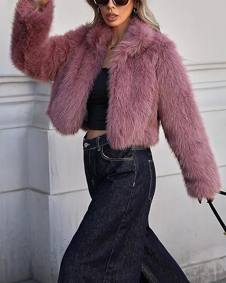 Ladies Short and Plush Faux Fur Jacket Lune London