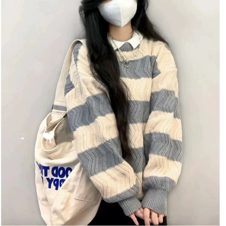 Structured wavy pattern knitted women's sweater Lune London