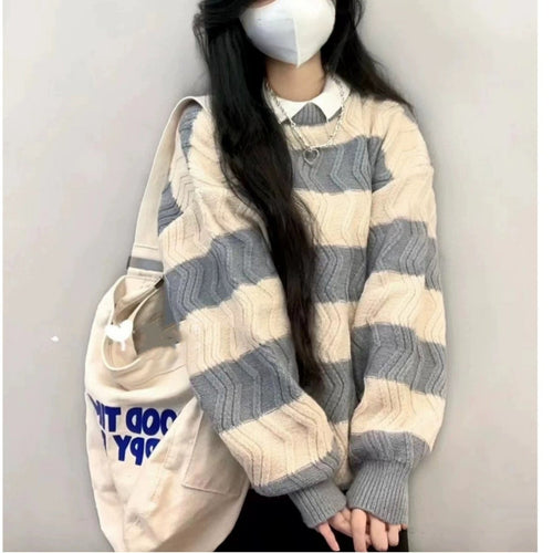 Structured wavy pattern knitted women's sweater Lune London