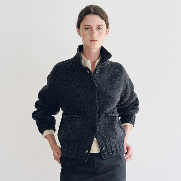 Cardigan tricoté sportif pour femmes avec col Chic & Stil