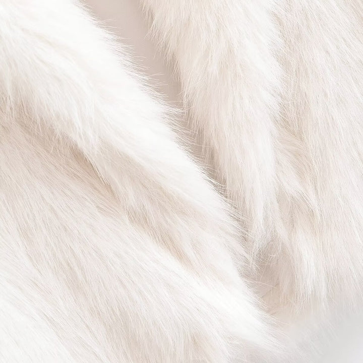 Faux fur jacket for women with modern design Lune London