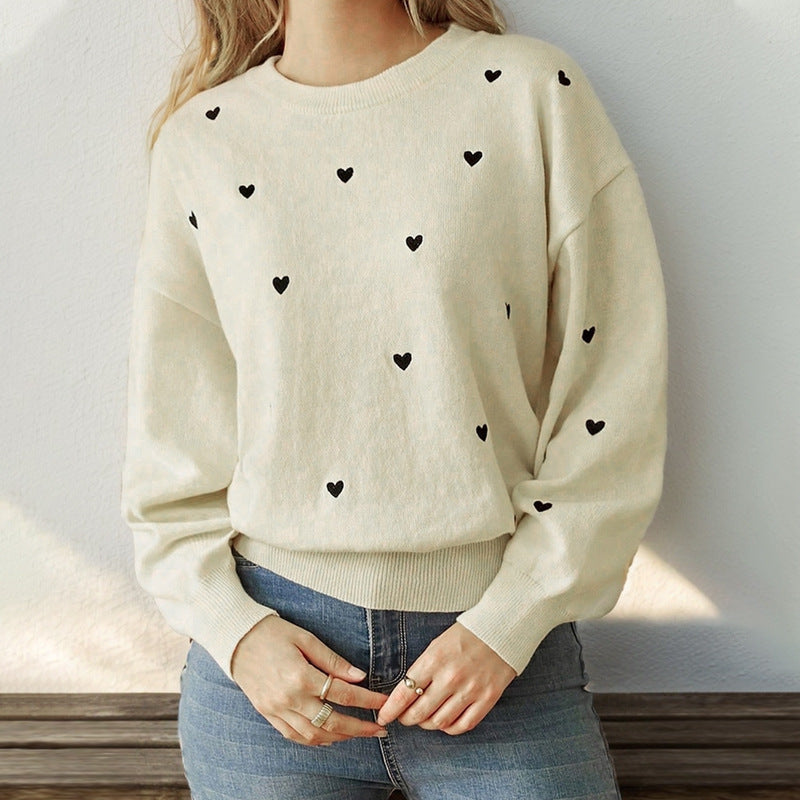 Women's plush sweater with heart-shaped design and casual cut Lune London