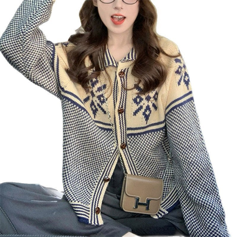 Knit jacket for women with festive pattern and practical pockets Lune London