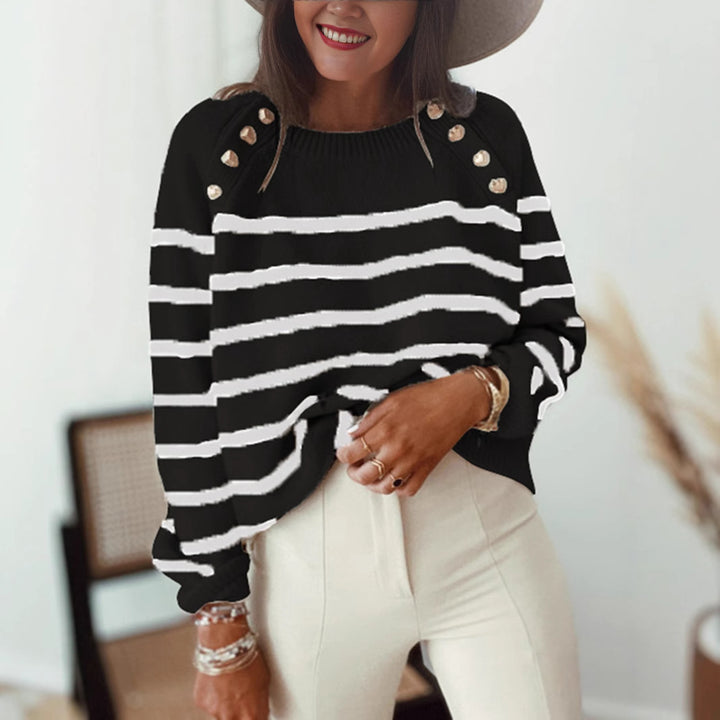 Pull en tricot pour femmes avec un élégant motif à rayures et des boutons dorés Lune London