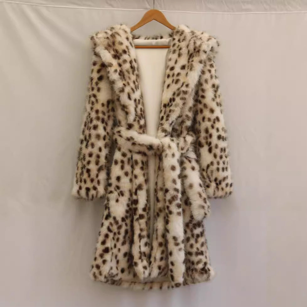 Lune London Women's Polar Bathrobe with Hood and Leopard Print
