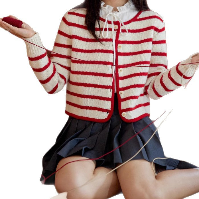 Striped knitted short-sleeve jacket for women with button closure Lune London