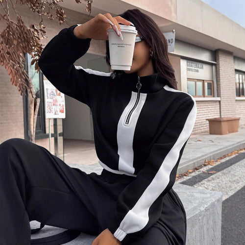Women's casual hoodie with half zip and wide joggers Chic & Stil