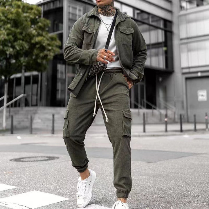 Trendy cargo pants for men with practical cut and casual chic jacket