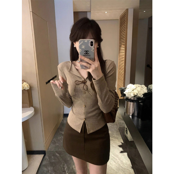 Women's stylish knitted sweater with button placket Chic & Stil