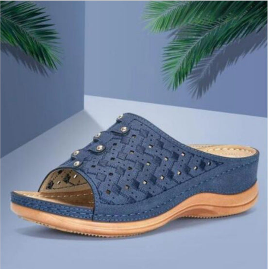 Ladies' fashion and comfortable clogs with breathable upper material Lune London