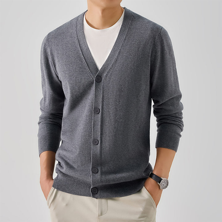 Elegant knitted jacket for men with V neck Lune London