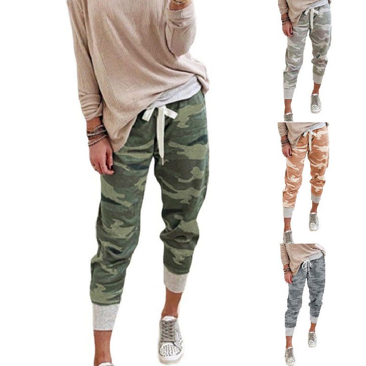 Comfortable cargo pants for women with elastic waist and side pockets Lune London