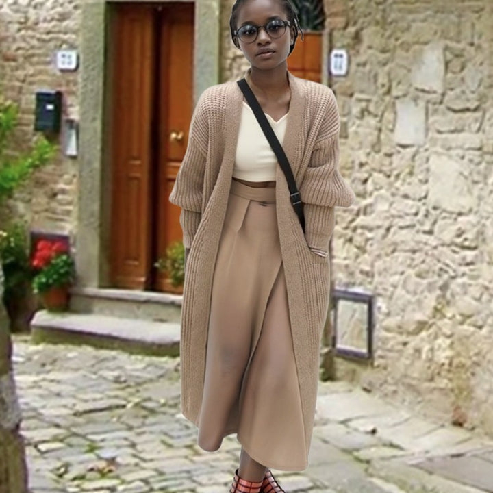 Long cardigan for women with a relaxed silhouette and practical pockets Lune London