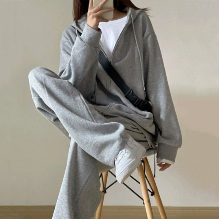 Women's Urban Lounge Set with Hoodie and Wide Jogging Pants Chic & Stil
