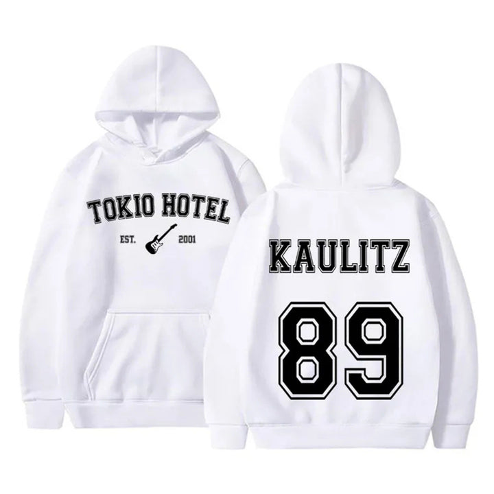 Women's hoodie with modern band design and comfortable fit Chic & Stil